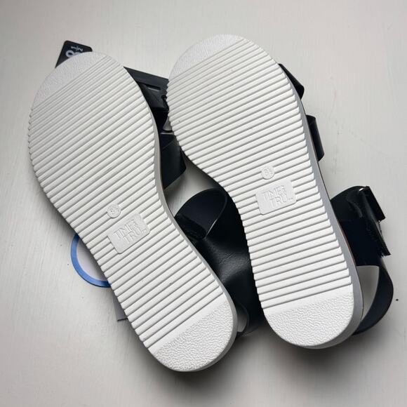 Time and Tru Adjustable Ankle  Strap So Comfortable Black Sandals Sz 8.5 NWT - Picture 11 of 16
